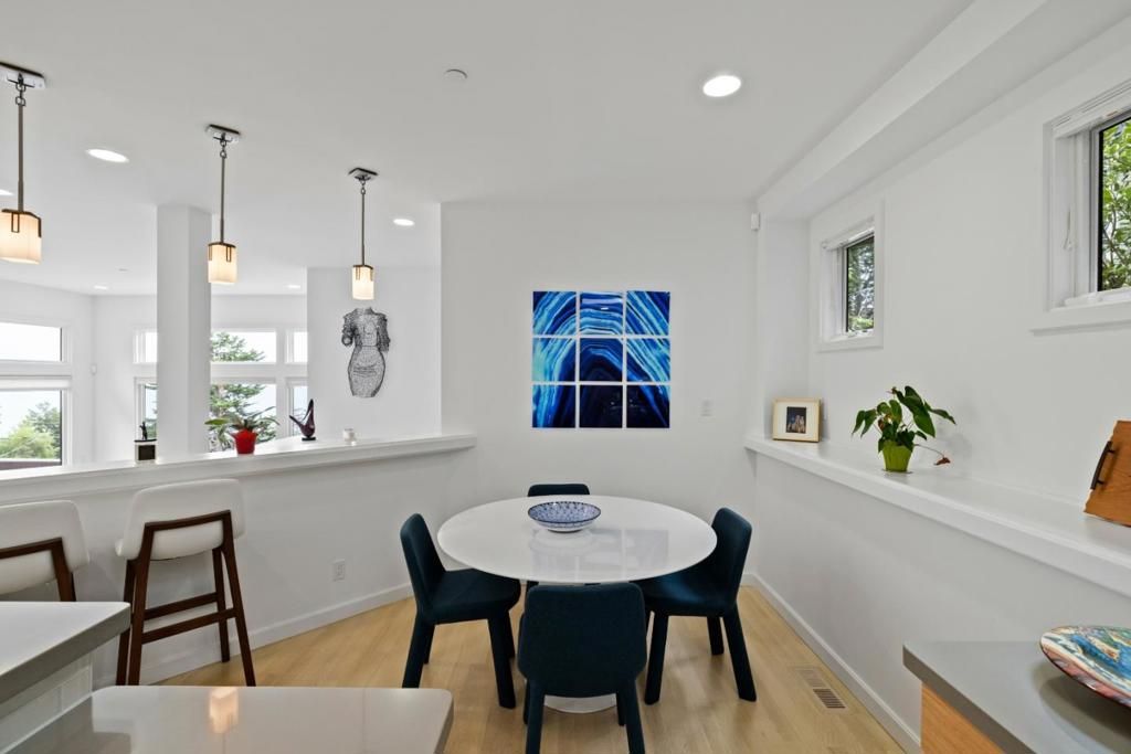 Image 29 of property listing at 374 El Granada Boulevard, El Granada, CA 94018