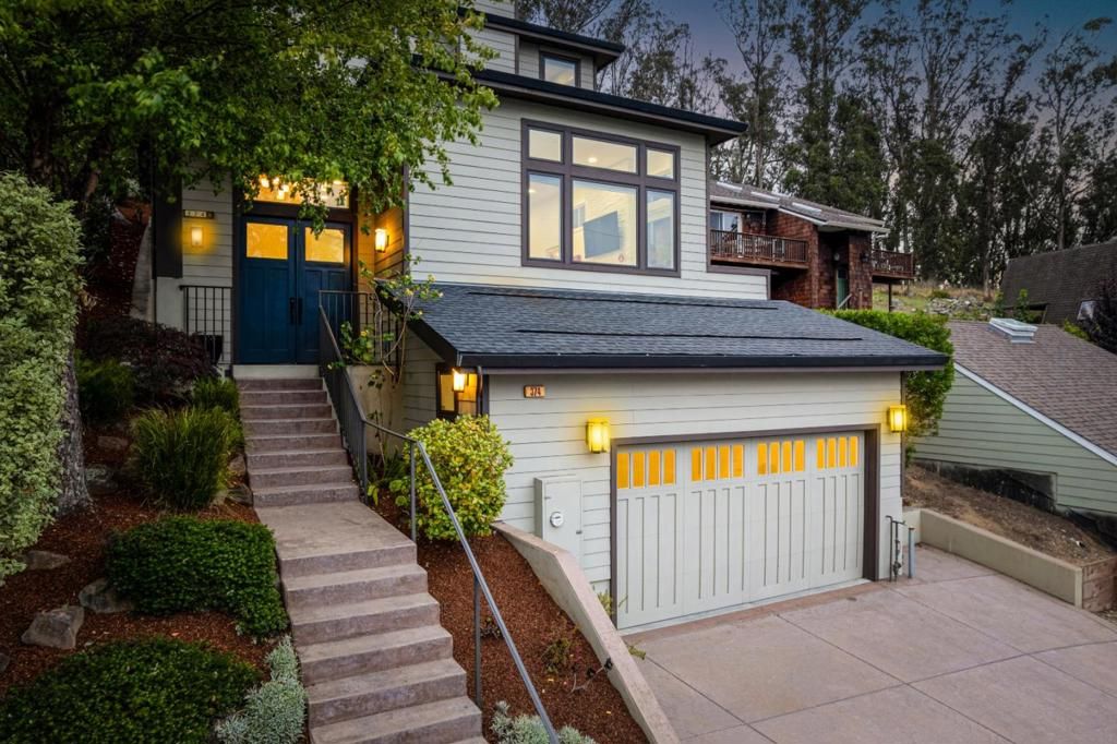 Image 3 of property listing at 374 El Granada Boulevard, El Granada, CA 94018