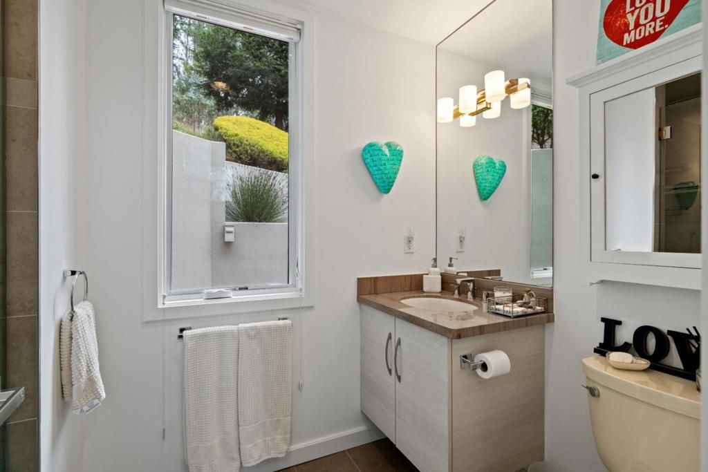 Image 41 of property listing at 374 El Granada Boulevard, El Granada, CA 94018