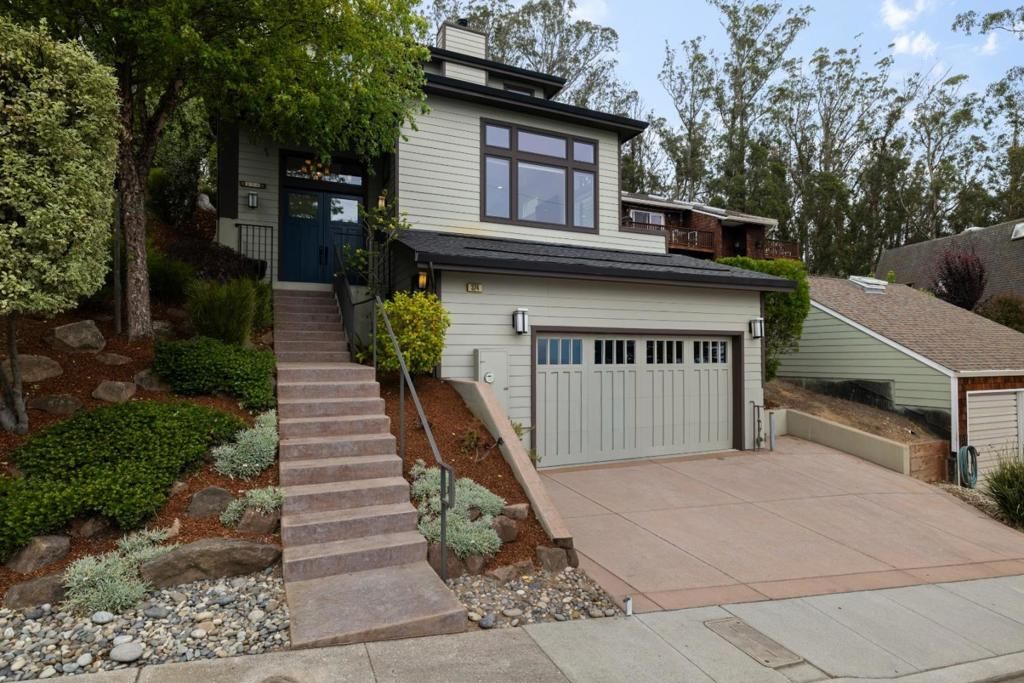 Image 44 of property listing at 374 El Granada Boulevard, El Granada, CA 94018