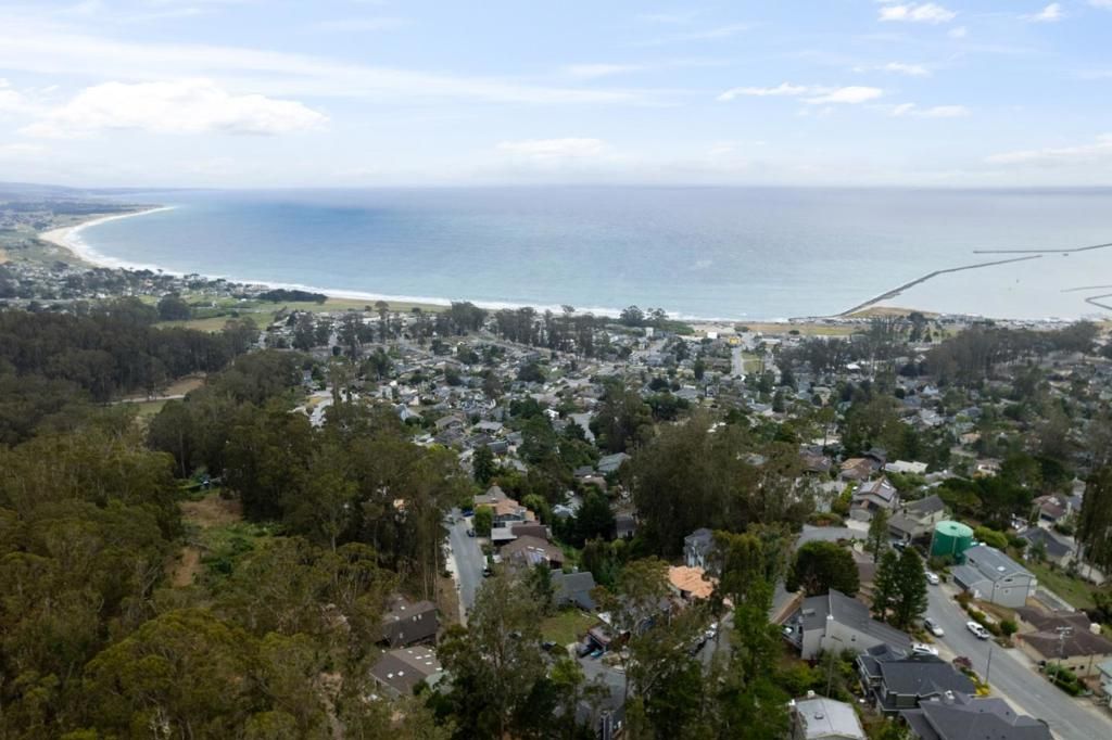 Image 50 of property listing at 374 El Granada Boulevard, El Granada, CA 94018