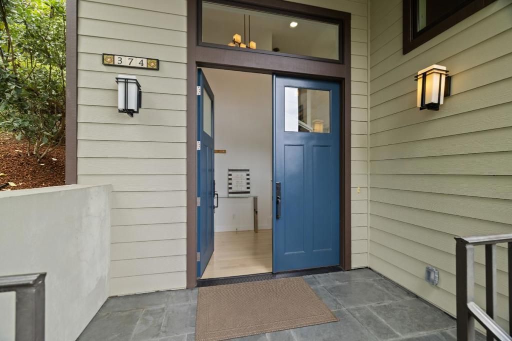 Image 7 of property listing at 374 El Granada Boulevard, El Granada, CA 94018