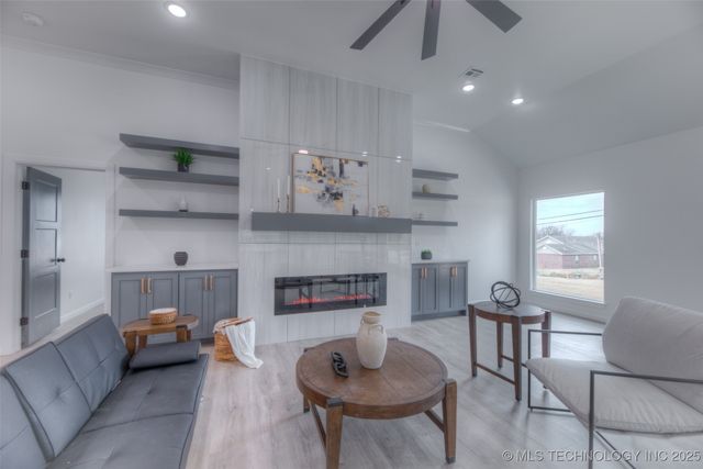 720 N 10 Street, Sapulpa, OK 74066