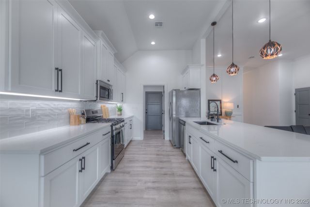 720 N 10 Street, Sapulpa, OK 74066