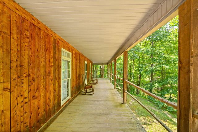 1261 Clark Road, Irvine, KY 40336