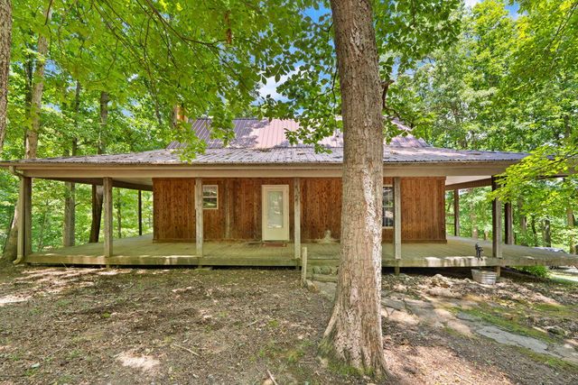 1261 Clark Road, Irvine, KY 40336