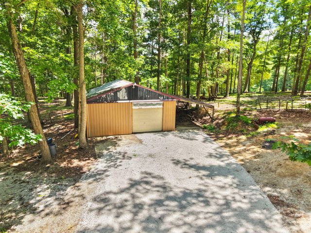 1261 Clark Road, Irvine, KY 40336