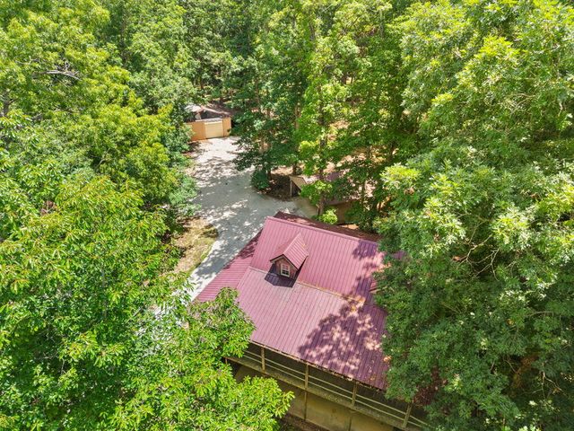 1261 Clark Road, Irvine, KY 40336