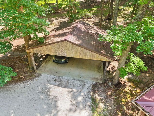 1261 Clark Road, Irvine, KY 40336