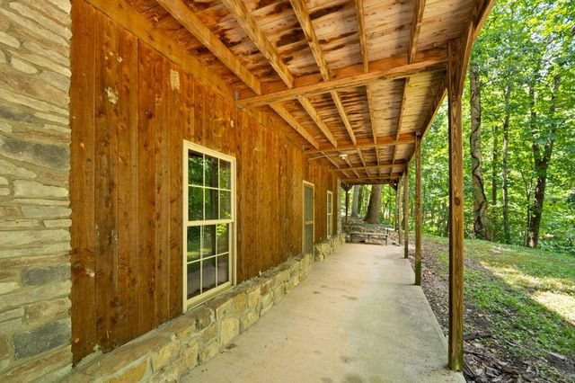 1261 Clark Road, Irvine, KY 40336
