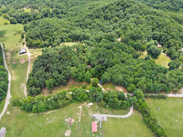 1261 Clark Road, Irvine, KY 40336