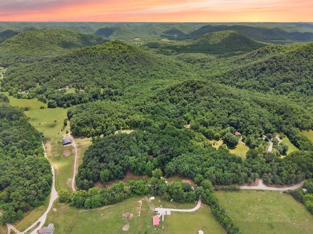 1261 Clark Road, Irvine, KY 40336