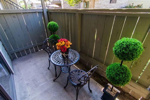 515 S Bender Avenue 1108, Humble, TX 77338