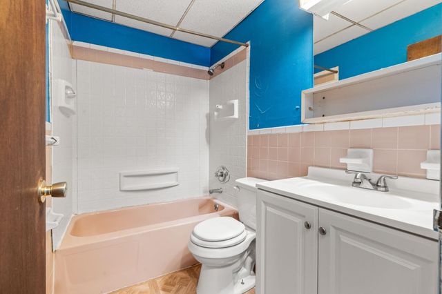 4 Pembroke Dr Unit 5, Derry, NH 03038