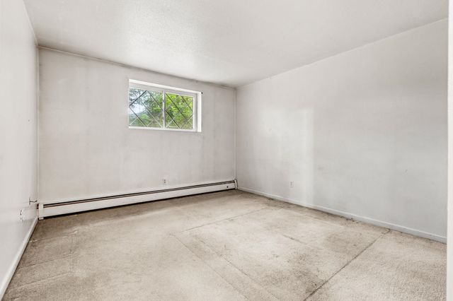 4 Pembroke Dr Unit 5, Derry, NH 03038