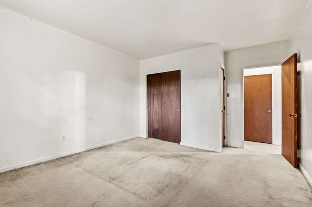 4 Pembroke Dr Unit 5, Derry, NH 03038