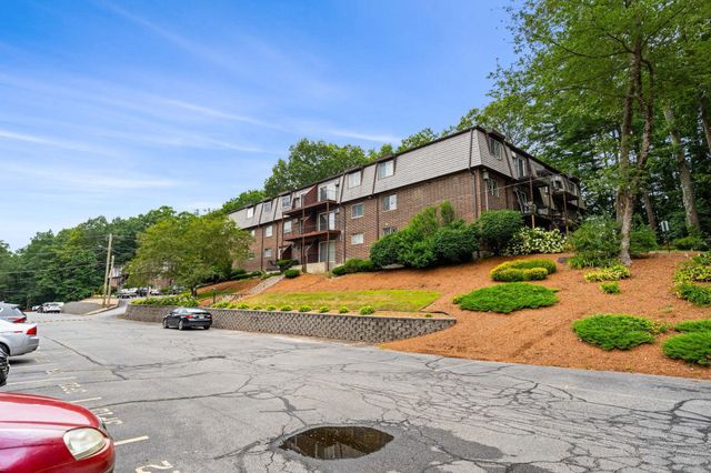 4 Pembroke Dr Unit 5, Derry, NH 03038