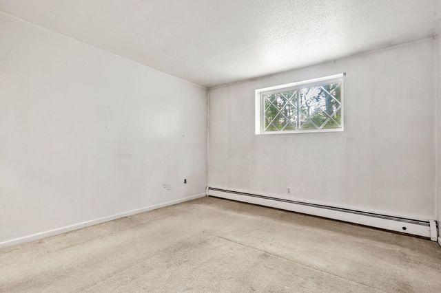 4 Pembroke Dr Unit 5, Derry, NH 03038