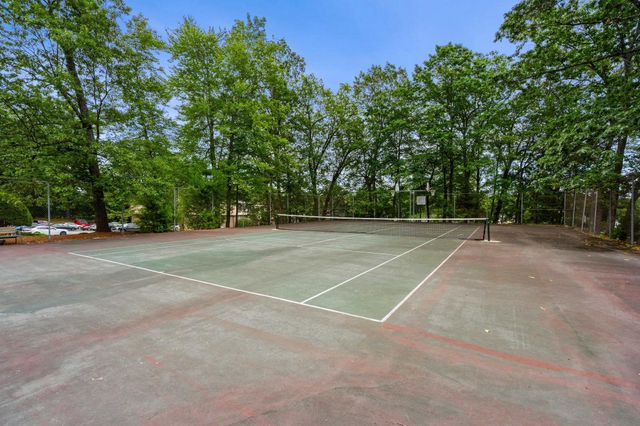 4 Pembroke Dr Unit 5, Derry, NH 03038