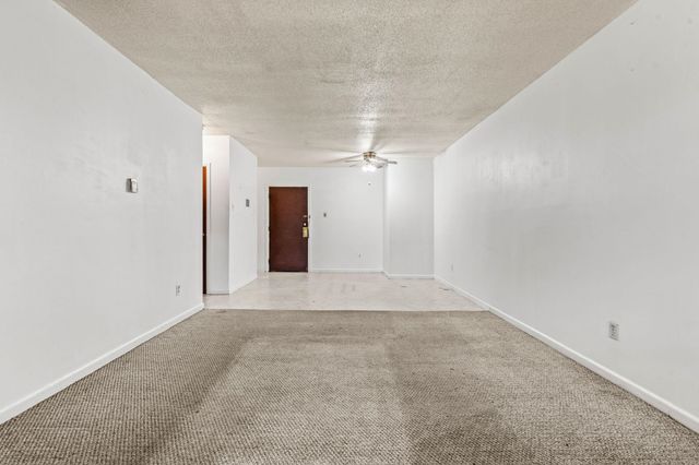 4 Pembroke Dr Unit 5, Derry, NH 03038