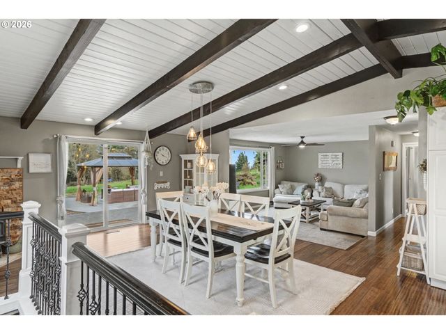 5910 Ne DAVIS CREEK Rd, Silverton, OR 97381