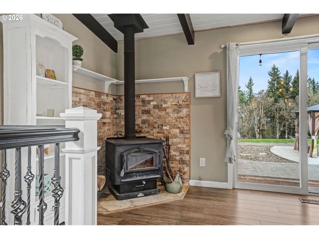 5910 Ne DAVIS CREEK Rd, Silverton, OR 97381