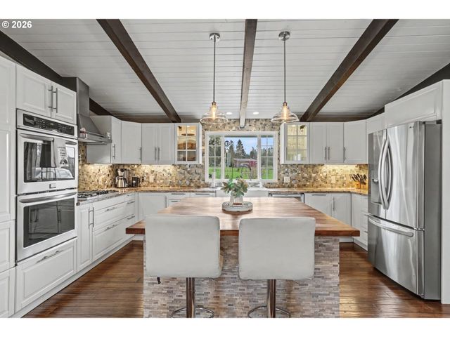 5910 Ne DAVIS CREEK Rd, Silverton, OR 97381