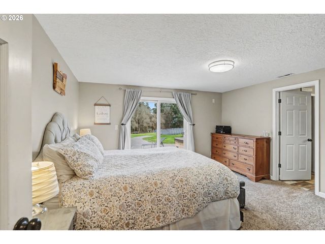 5910 Ne DAVIS CREEK Rd, Silverton, OR 97381