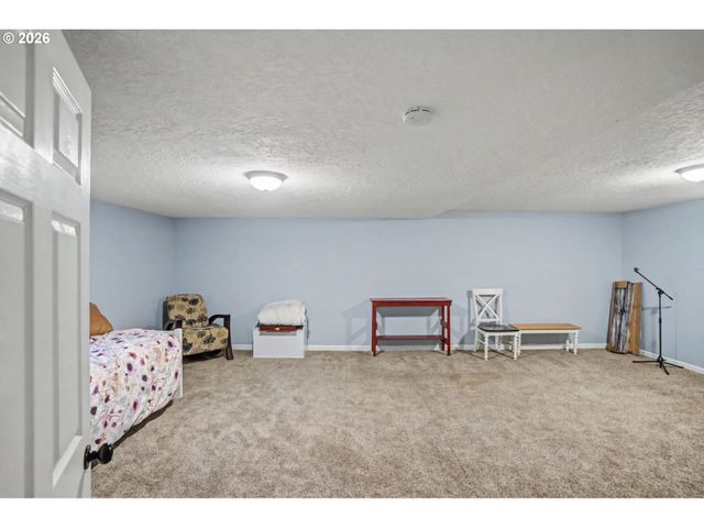 5910 Ne DAVIS CREEK Rd, Silverton, OR 97381