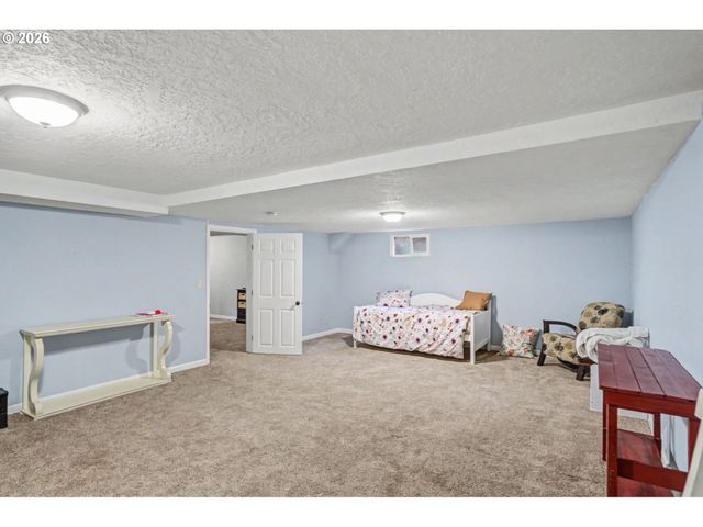 5910 Ne DAVIS CREEK Rd, Silverton, OR 97381