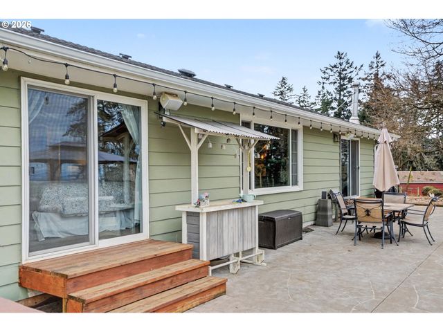 5910 Ne DAVIS CREEK Rd, Silverton, OR 97381