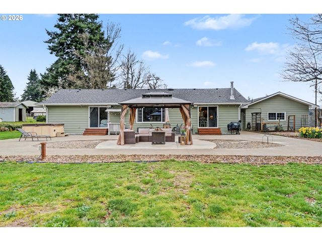 5910 Ne DAVIS CREEK Rd, Silverton, OR 97381