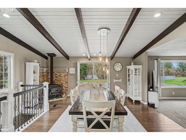 5910 Ne DAVIS CREEK Rd, Silverton, OR 97381