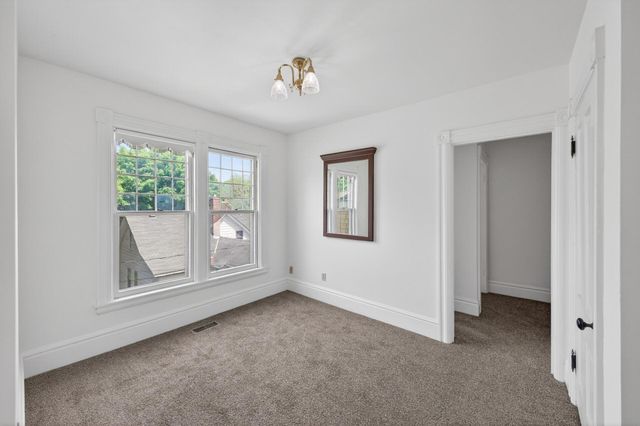 702 4th Street E, Saint Paul, MN 55106