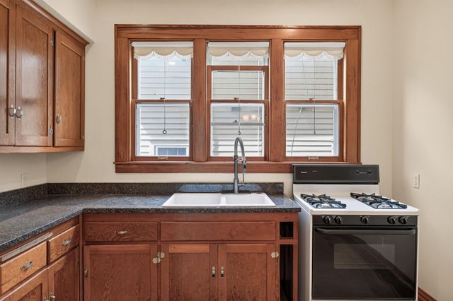 702 4th Street E, Saint Paul, MN 55106