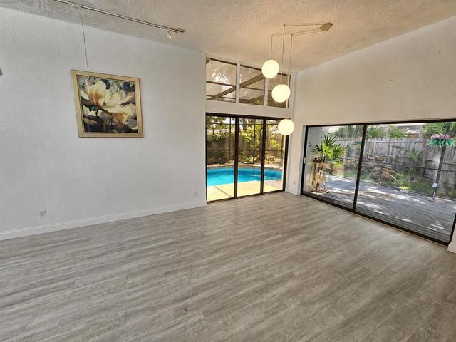7990 42ND STREET N, Pinellas Park, FL 33781