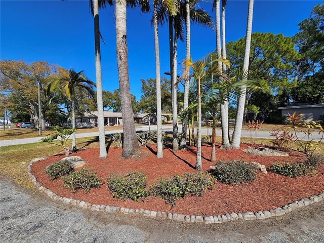 7990 42ND STREET N, Pinellas Park, FL 33781
