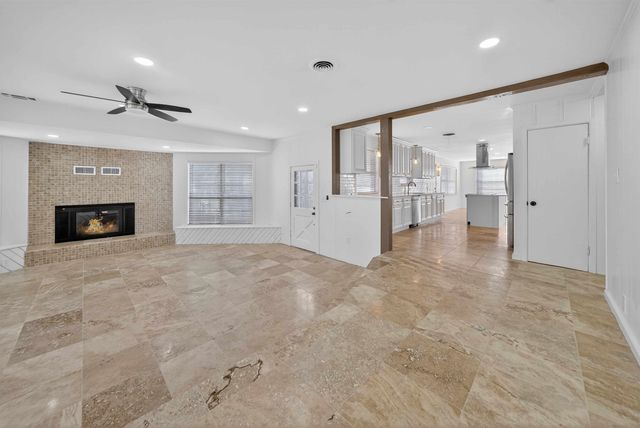 109 Maxine St, Mineola, TX 75773