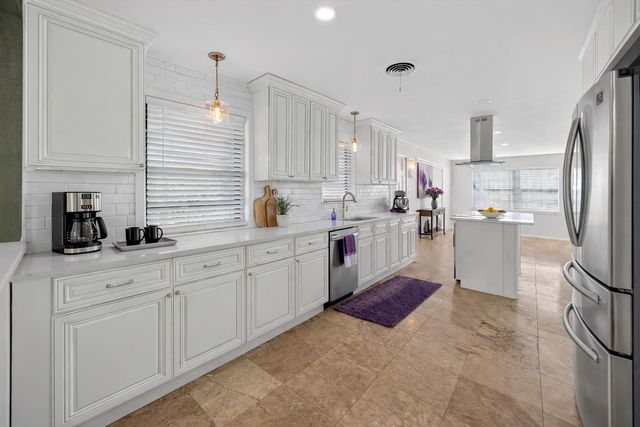 109 Maxine St, Mineola, TX 75773