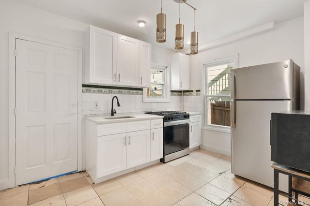 9022 82nd Road, Glendale, NY 11385