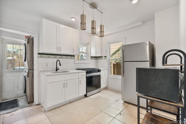 9022 82nd Road, Glendale, NY 11385