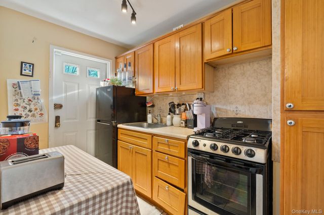 9022 82nd Road, Glendale, NY 11385