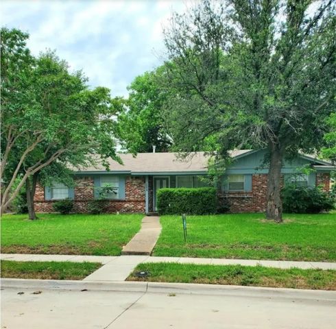 3205 Parkside Drive, Mesquite, TX 75150