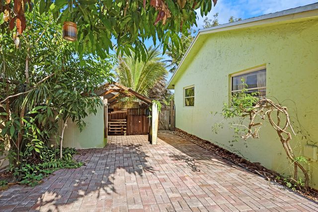 7137 Saint Andrews Road, Lake Worth, FL 33467