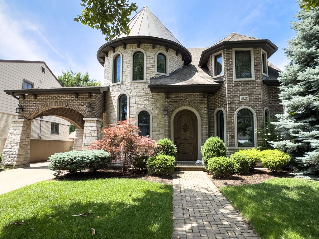 1820 Brophy Avenue, Park Ridge, IL 60068