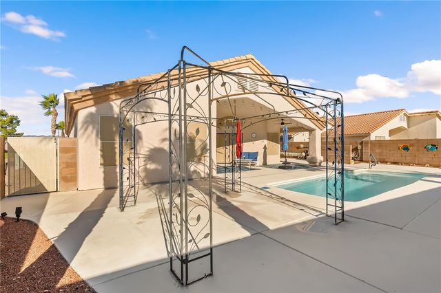 2264 Mountainside Drive, Bullhead City, AZ 86442