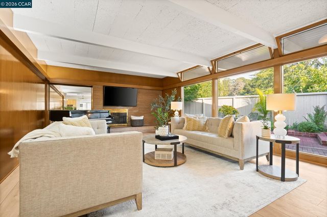 1590 Daniels Dr, San Leandro, CA 94577