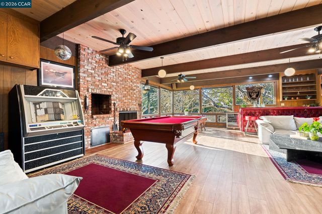 1590 Daniels Dr, San Leandro, CA 94577