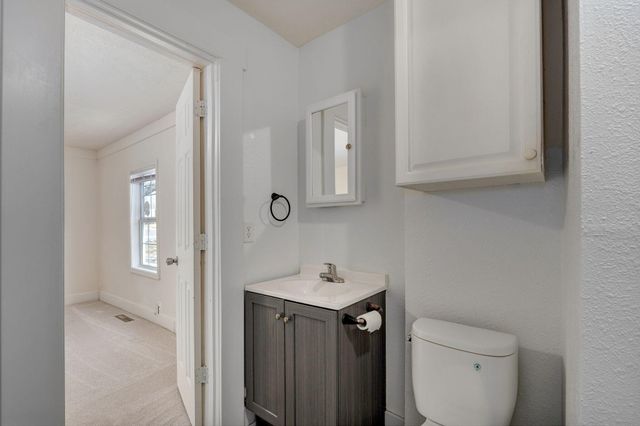 800 W Della Street, Springfield, MO 65803