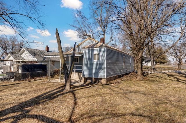 800 W Della Street, Springfield, MO 65803